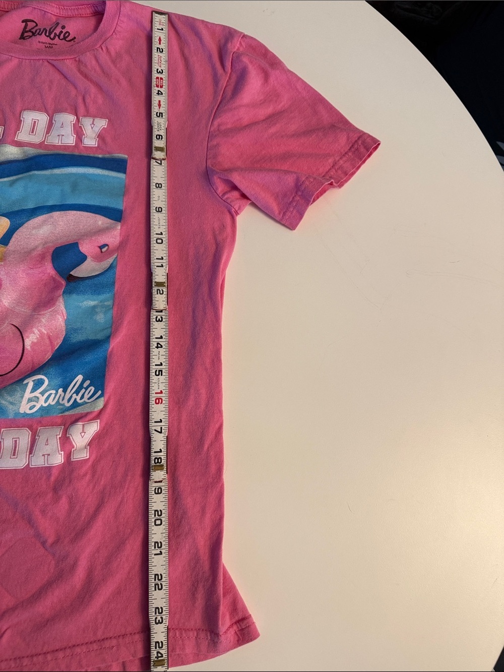 Barbie Official Pink Graphic Tee "All Day Everyday" Flamingo Pool Float Size M - Picture 4 of 5